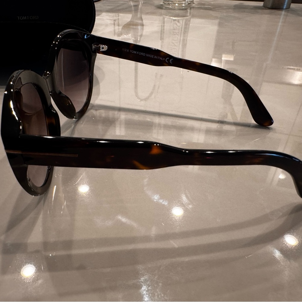 Tom Ford Rosanna Tortoise Shell Sunglasses - Picture 6 of 10